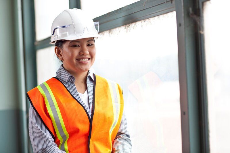 Áo công nhân là một phần không thể thiếu trong môi trường làm việc đòi hỏi sự an toàn và chuyên nghiệp