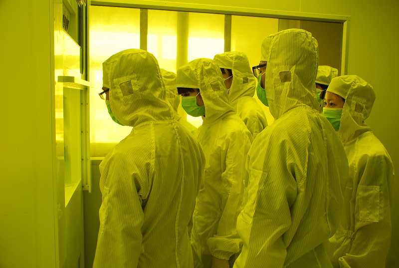 Quần áo phòng sạch ứng dụng cho các lĩnh vực y tế, công nghiệp điện tử, thực phẩm, hóa chất, nghiên cứu khoa học…